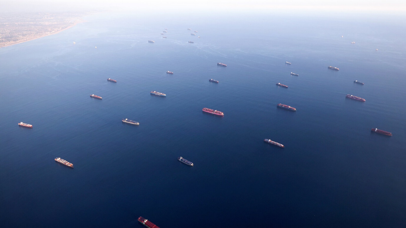 vessels waiting at California coast to unload